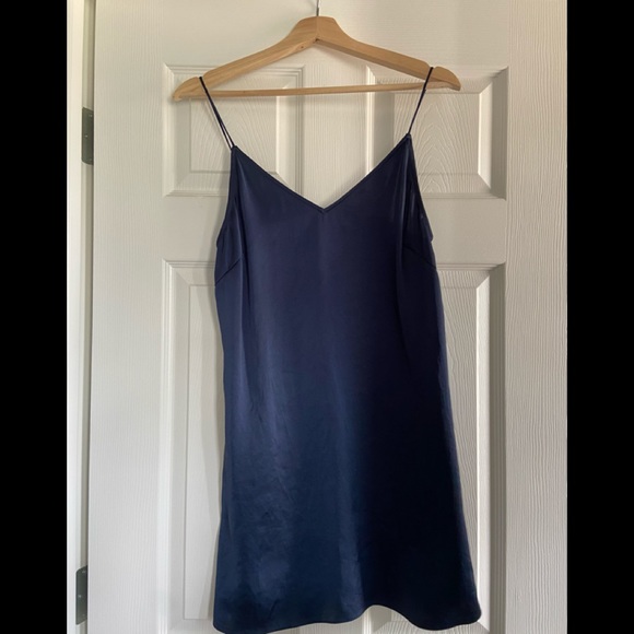 Aritzia Dresses & Skirts - Aritzia Wilfred free vivienne slip dress